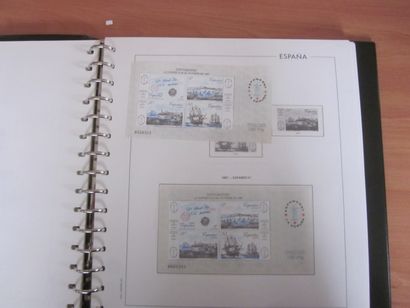 Trois albums (1 EDIFIL avec étui reluire...