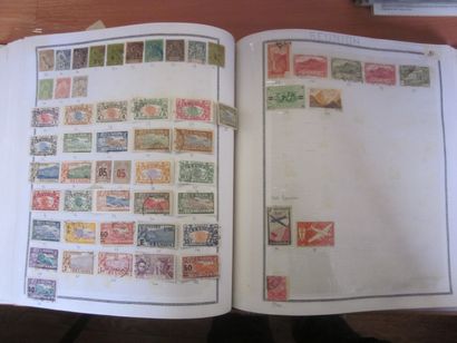 Un carton avec un album de TP des colonies...