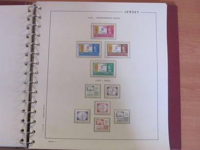 Trois albums avec étuis (2 FI-LABO 1 PHILOS...