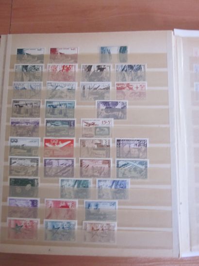 Deux classeurs de TP du Maroc principalement...