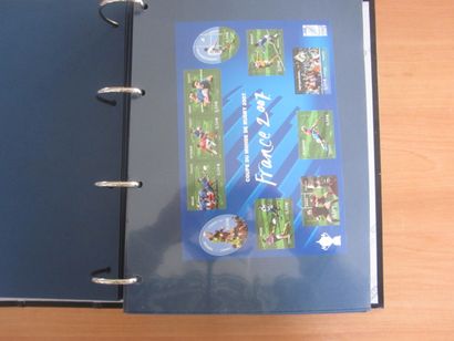Un album avec feuilles TP de France neufs**...