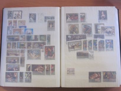 Trois cartons avec 20 classeurs de TP principalement...