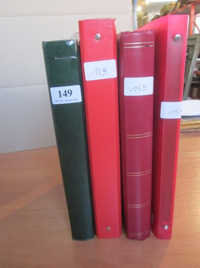 Quatre classeurs avec des TP de France neufs**...