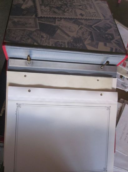 Trois cartons avec un fort volume de courrier...