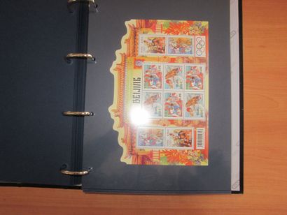 Un album avec feuilles TP de France neufs**...