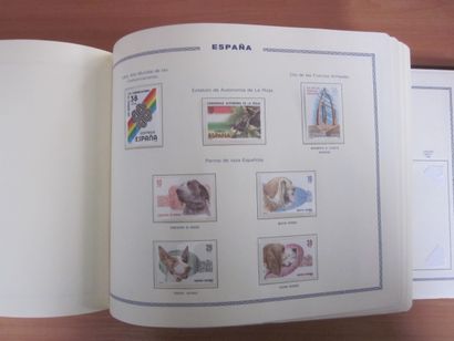 Trois albums (1 EDIFIL avec étui reluire...