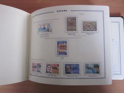 Trois albums (1 EDIFIL avec étui reluire...