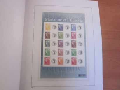 Un album DAVO avec étuis (bon état), TP de...