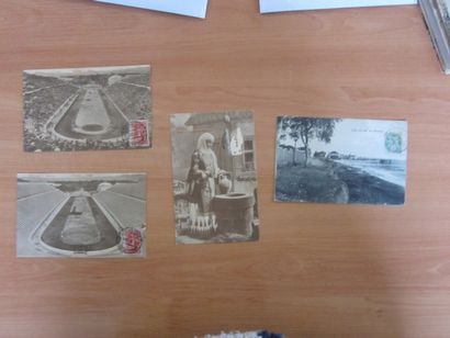 Une boîte avec des CP de différents pays...