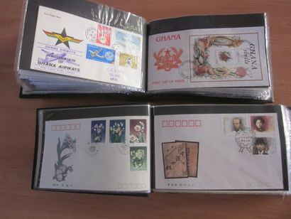 Deux cartons avec 19 classeurs (contenance...