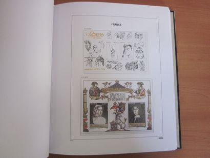 Un album DAVO avec étuis (bon état), TP de...