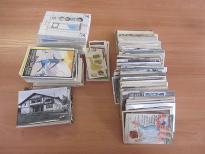 Un carton avec un vrac de CP dont séries...