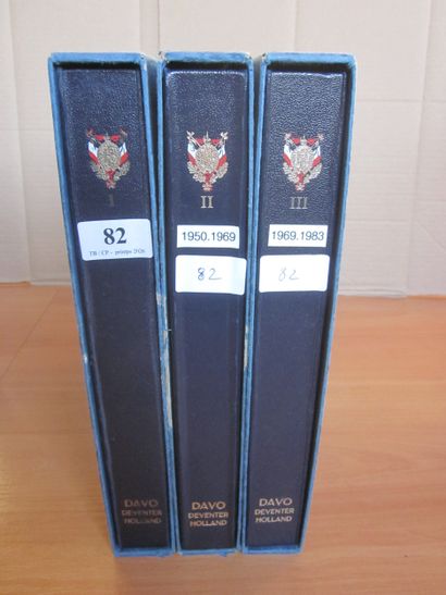Trois albums DAVO avec étuis (bon état),...