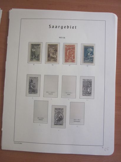 Une chemise avec des pages Luchtturm de la...