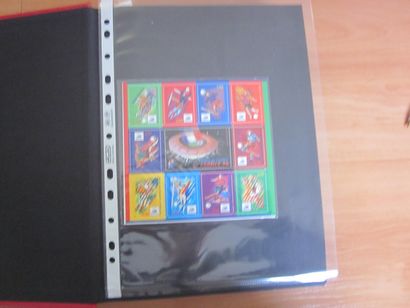 Un classeur rouge de stock TP France neufs**...