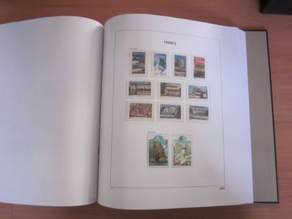 Trois albums DAVO avec étuis (bon état),...