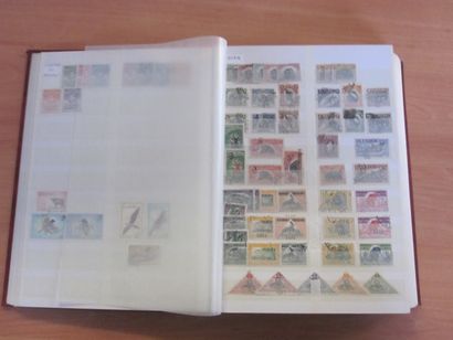 Trois cartons avec 20 classeurs de TP principalement...