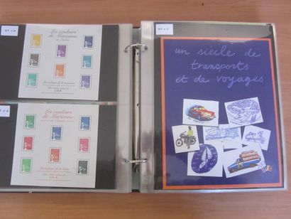 Un album Yvert et Tellier avec étuis TP de...