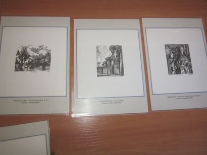 Deux pochettes, l'une avec des gravures émises...