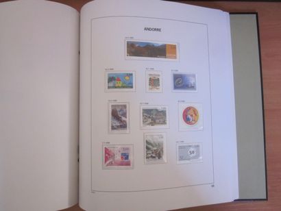 Deux albums DAVO avec étuis (bon état), un...
