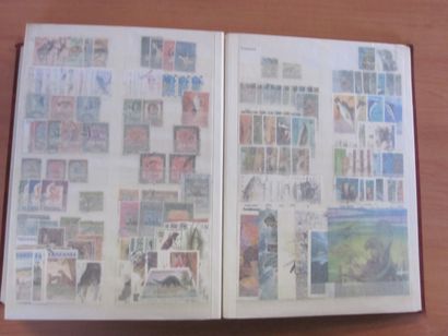 Trois cartons avec 20 classeurs de TP principalement...