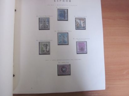 Deux albums et un classeur Espagne TP oblitérés...