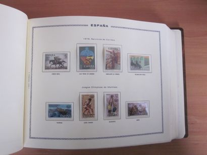 Trois albums (1 EDIFIL avec étui reluire...