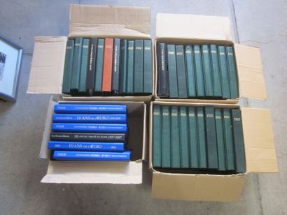 Quatre cartons avec 30 classeurs (contenance...