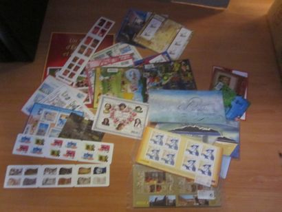 Trois albums SAFE avec étui (bon état sauf...