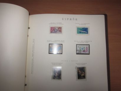 Deux albums et un classeur Espagne TP oblitérés...