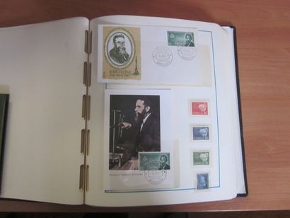 Un carton avec 8 classeurs de TP principalement...