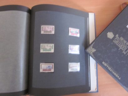 Un album de TP Maroc espagnol neufs** principalement....