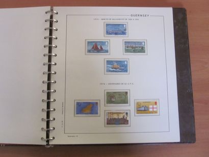 Trois albums avec étuis (2 FI-LABO 1 PHILOS...