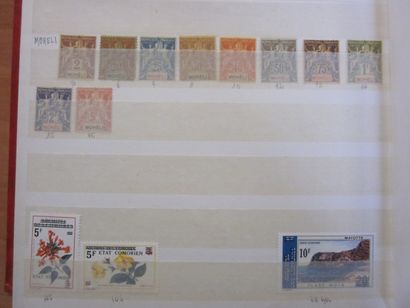 Trois classeurs de TP des colonies françaises/Monaco/Andorre/Sarre...