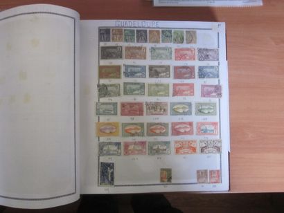 Un carton avec un album de TP des colonies...