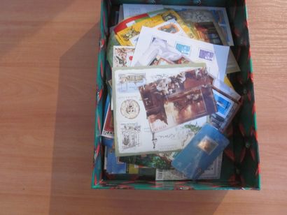Une petite boîte avec des TP France neufs**...