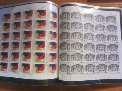 Deux classeurs pour feuilles de TP. TP de...