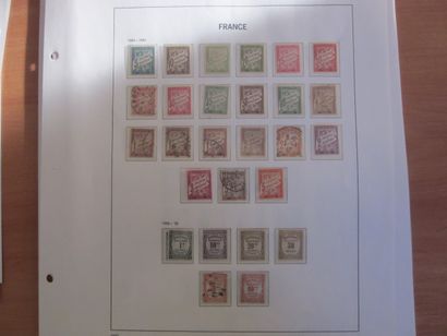 Une pochette avec des pages d'album TP de...
