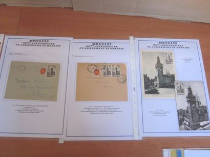 Deux pochettes, l'une avec des gravures émises...