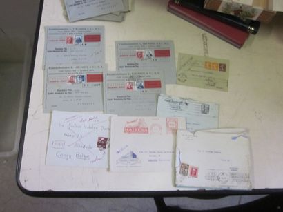 Deux cartons avec 5 albums (1 vide) 9 classeurs...