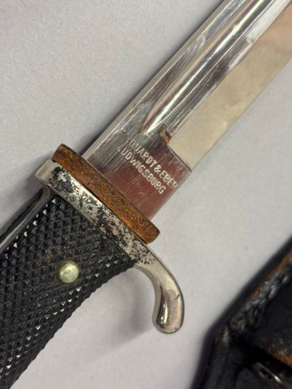 Baïonnette allemande de sortie modèle 1933.
Pommeau...