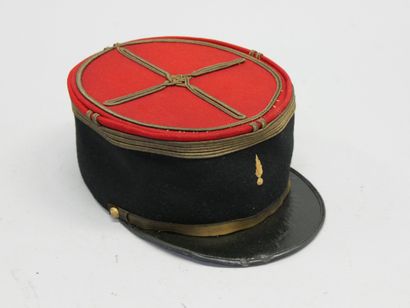 Képi modèle 31 de capitaine de la Légion.
Expert...