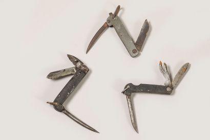 Lot de 3 couteaux type Jack Knife, en l’état.
Expert...