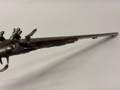 Fusil de chasse à silex. Platines marquées...
