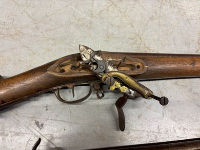 Ensemble de deux fusils.
Comprenant :
-Fusil...