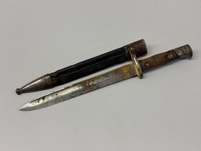 Baïonnette type Mauser.
Pour fusil espagnole.
Fourreau...