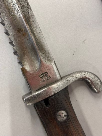 Baïonnette pur fusil Mauser 98.
Pommeau type...