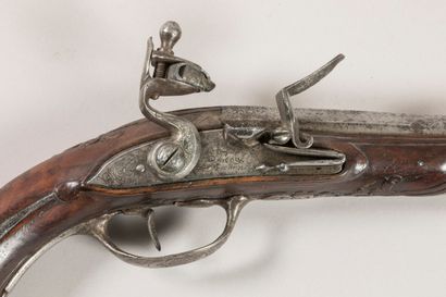 Pistolet à silex. Canon à pans au départ...