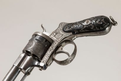 Revolver à broches calibre 12 mm, 6 coups....