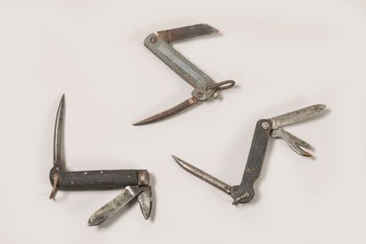 Lot de 3 couteaux type Jack Knife, en l’état.
Expert...